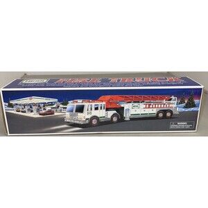2000 Hess Fire Truck Toy New In Box